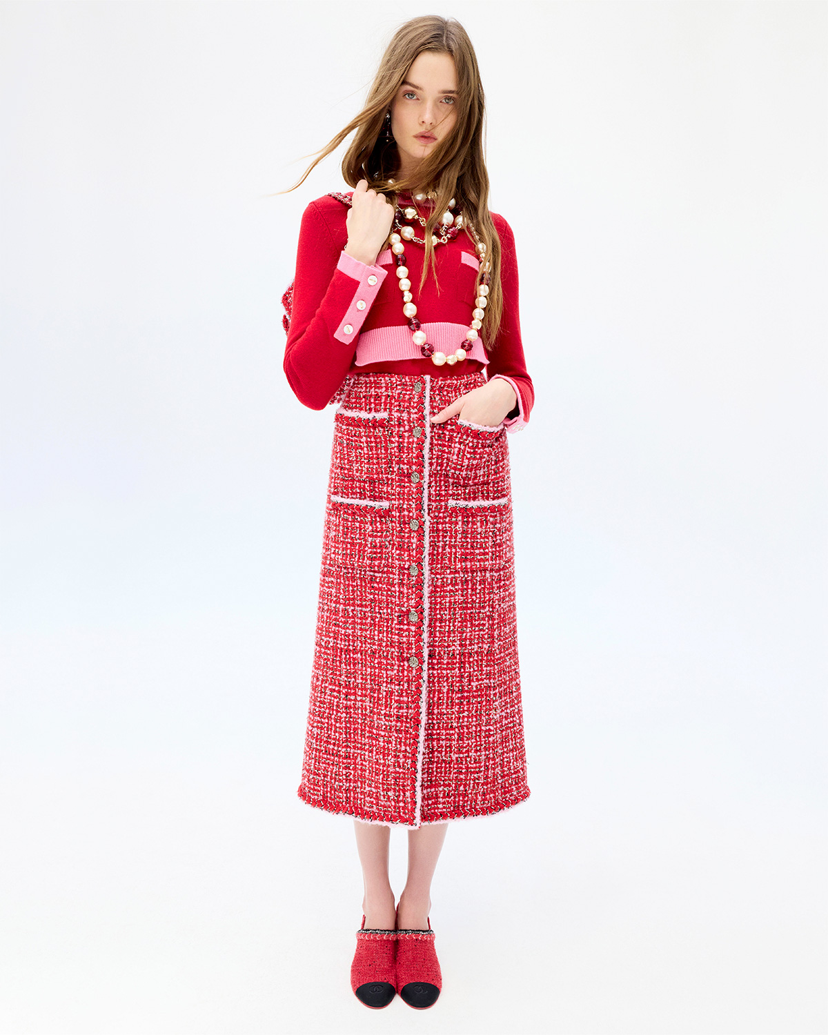 Chanel Fall-Winter 2025/26 Ready-To-Wear Collection Ad Campaign Featuring Lulu Tenney Review