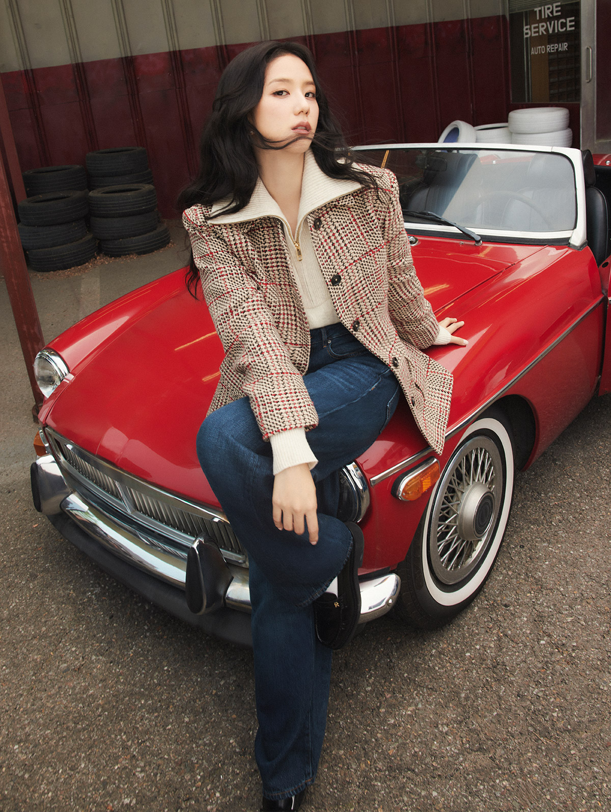 JISOO for Tommy Hilfiger Fall 2025