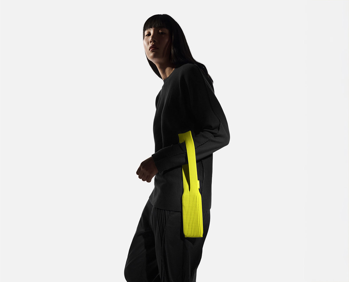 Apple Issey Miyake