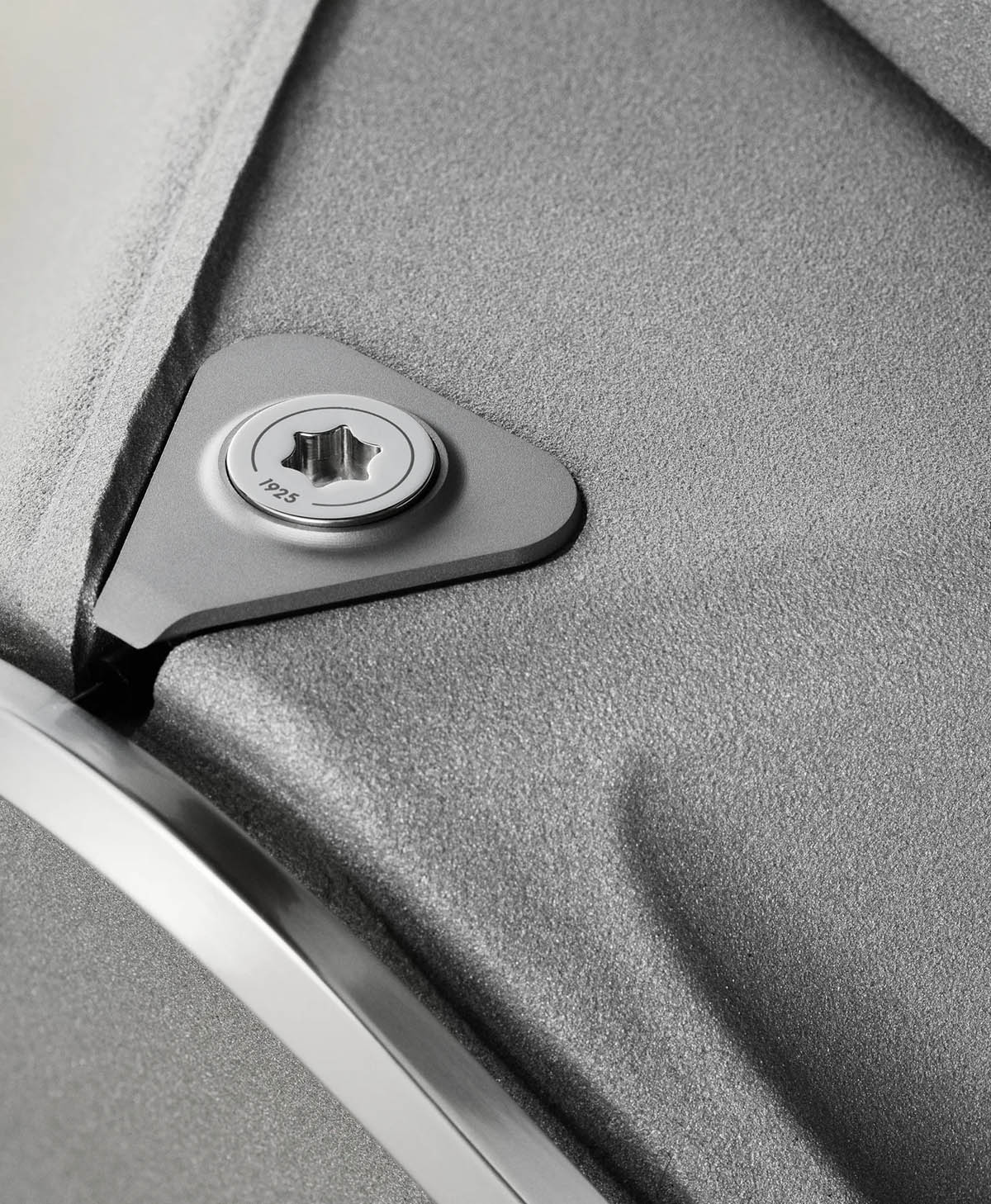 Bang & Olufsen Beolab 90 Titan Edition