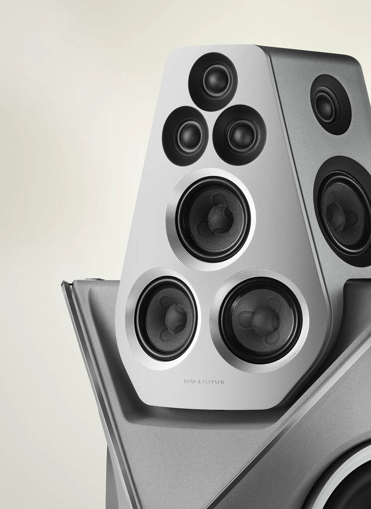 Bang & Olufsen Beolab 90 Titan Edition