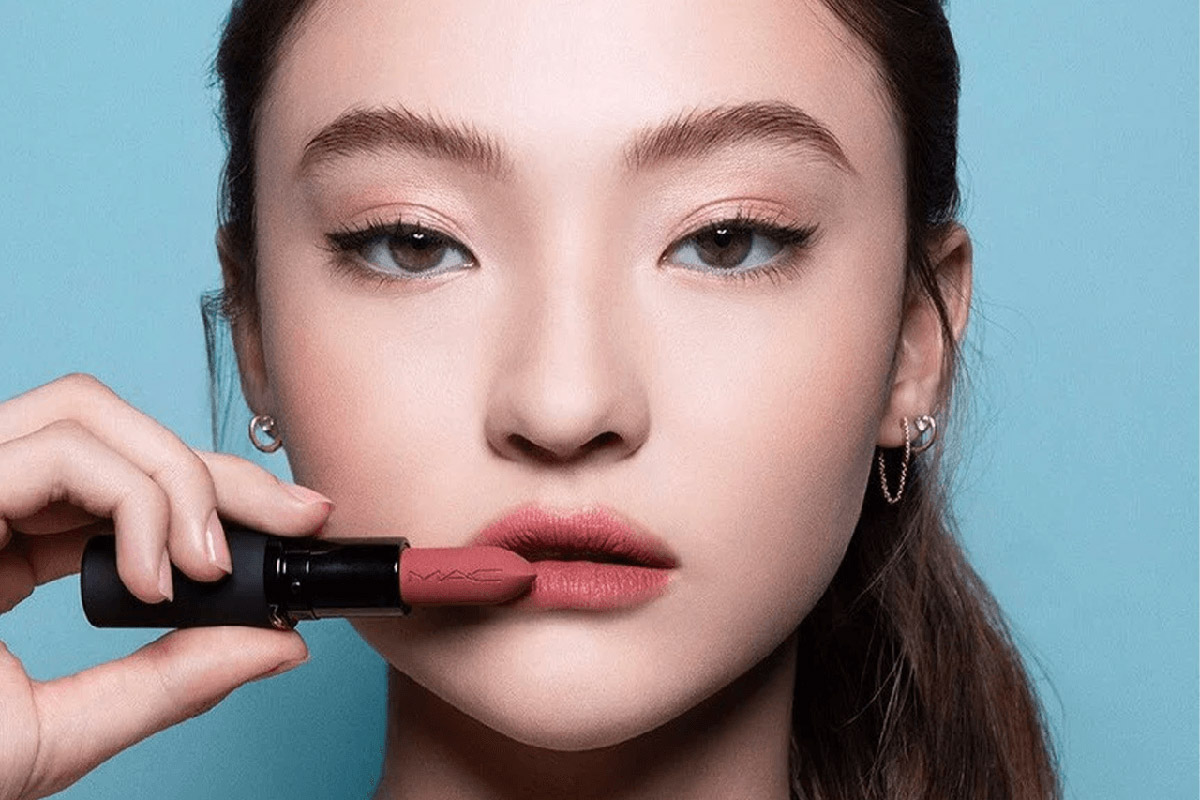 MAC Cosmetics Taps K-pop Star Ella Gross For its Latest Global Campaign