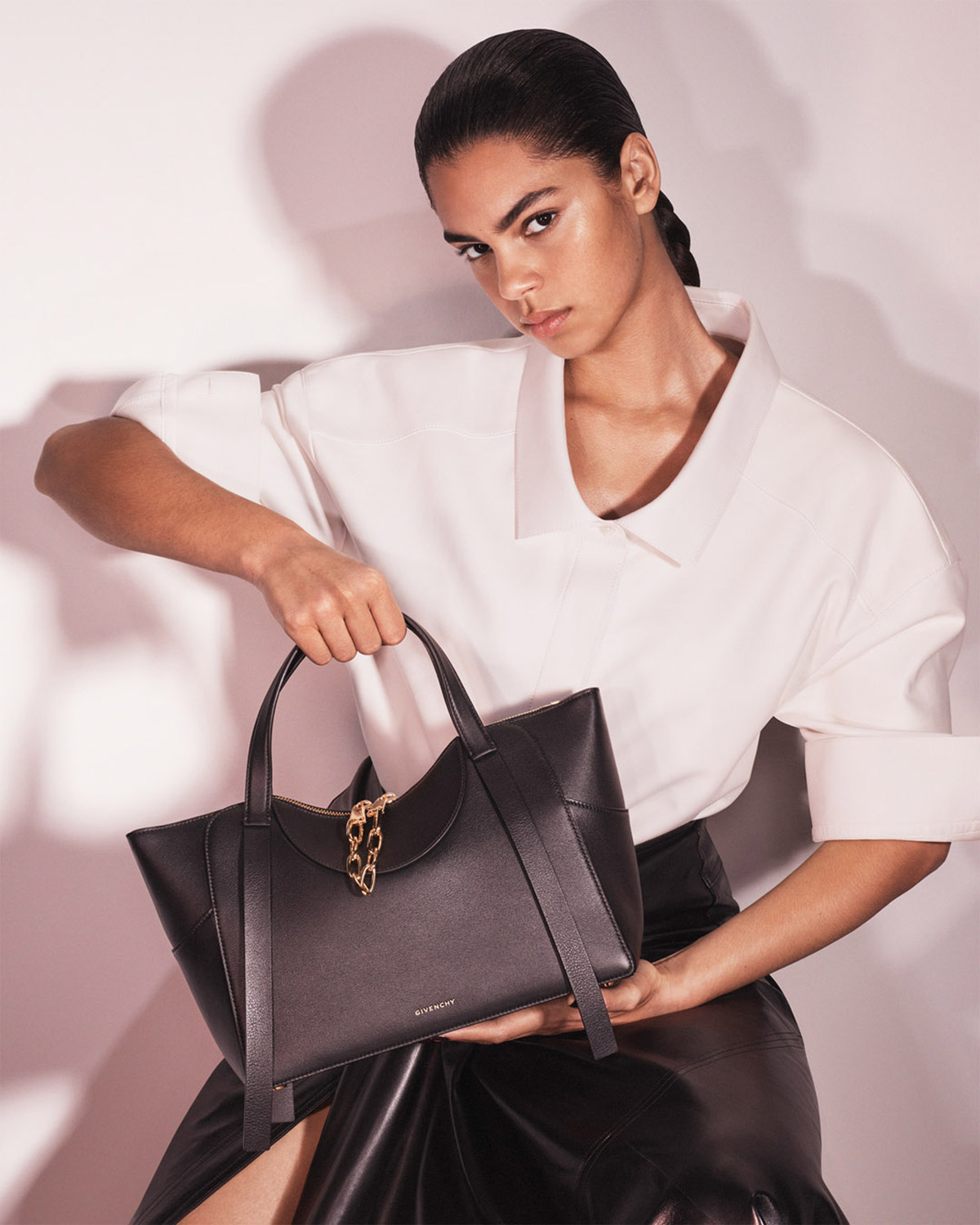 Givenchy Snatch Bag 2026
