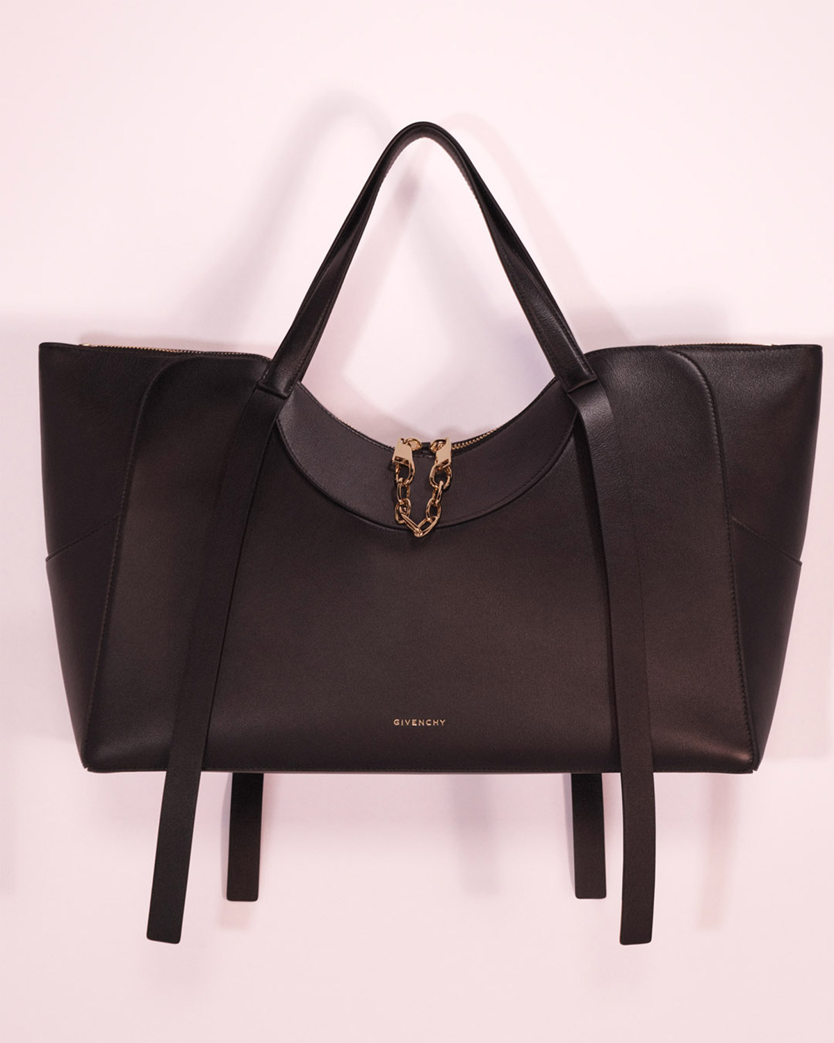 Givenchy Snatch Bag 2026